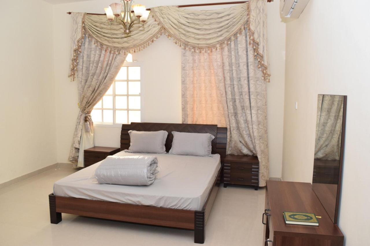 Red-37 - Bn Breek * Salalah