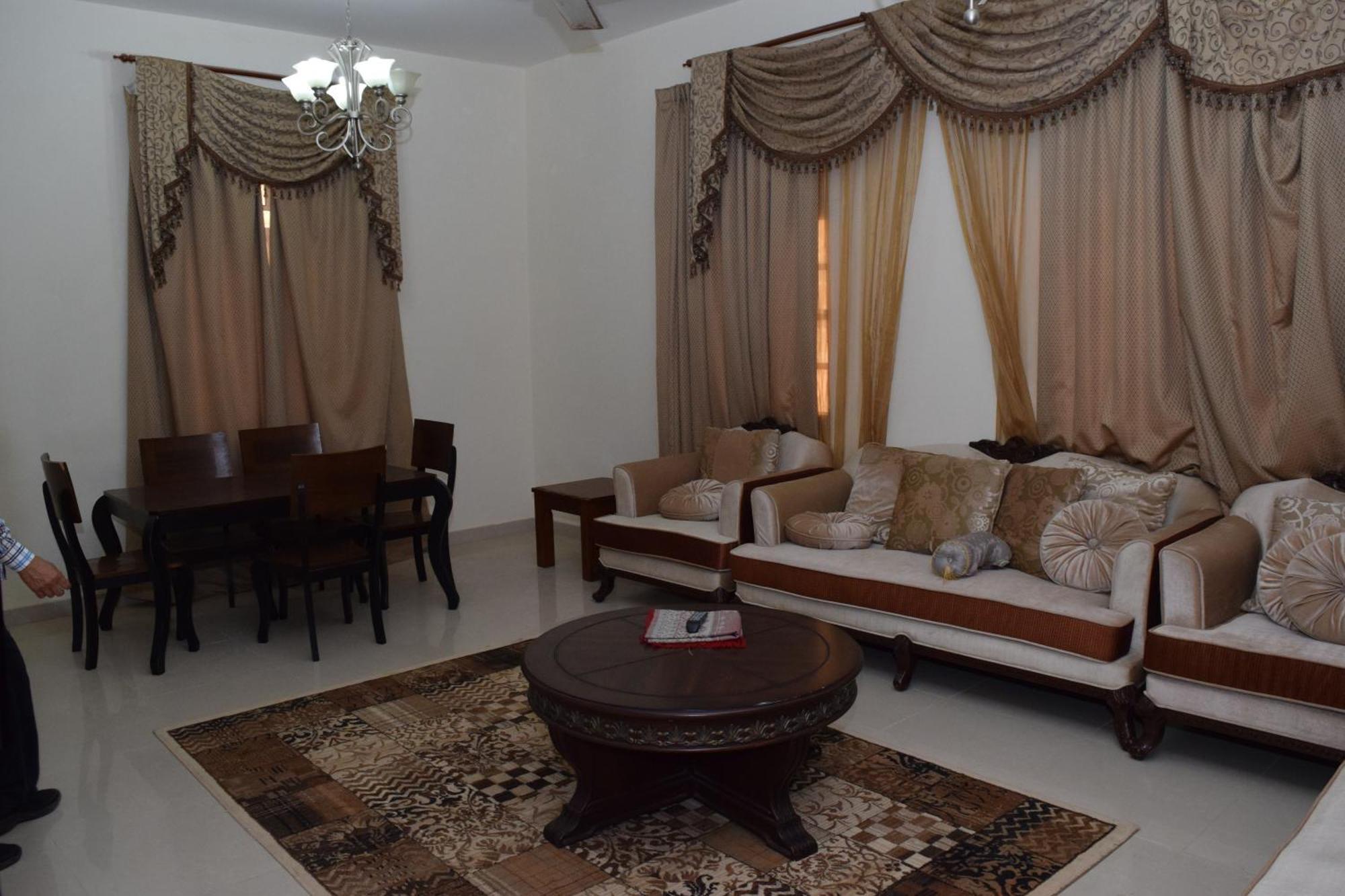 Red-37 - Bn Breek * Salalah